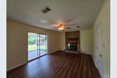 6942 Falcon Dr, Pensacola, FL 32526 - Photo 7
