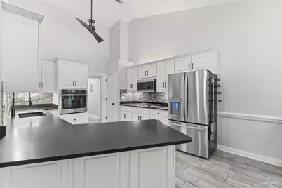 2005 Cameron Dr, Pensacola, FL 32505 - Photo 17