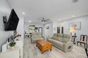 2096 Constitution Dr, Navarre, FL 32566 - Photo 9