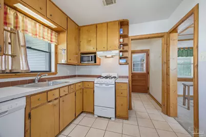 402 Clairmont Dr, Pensacola, FL 32506 - Photo 17