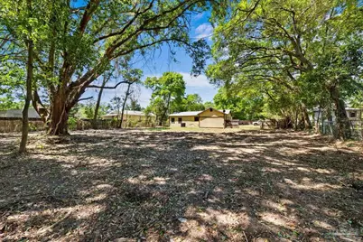 2403 E Johnson Ave, Pensacola, FL 32514 - Photo 25