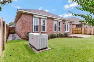 1253 Autumn Breeze Cir, Gulf Breeze, FL 32563 - Photo 7
