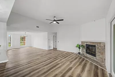 2216 Blue Lake Dr, Pensacola, FL 32506 - Photo 9
