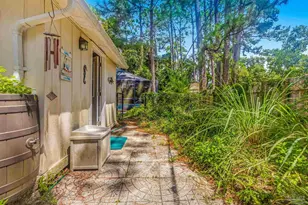 1370 Bayshore Ct, Gulf Breeze, FL 32563 - Photo 29