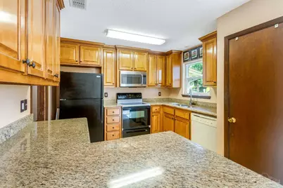 1370 Bayshore Ct, Gulf Breeze, FL 32563 - Photo 11