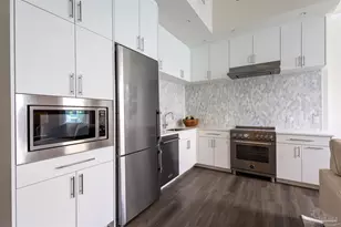 17 S Palafox Pl, Pensacola, FL 32502 - Photo 3
