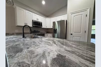 3296 Bonfire Dr, Milton, FL 32583 - Photo 7