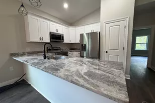 3296 Bonfire Dr, Milton, FL 32583 - Photo 5