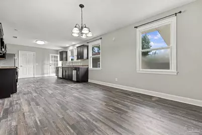 1808 N Reus St, Pensacola, FL 32501 - Photo 11