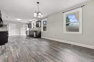 1808 N Reus St, Pensacola, FL 32501 - Photo 11