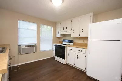 5 N Edgewood Cir #C, Pensacola, FL 32506 - Photo 7