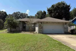 6913 Calle De Bandoledo, Navarre, FL 32566 - Photo 1