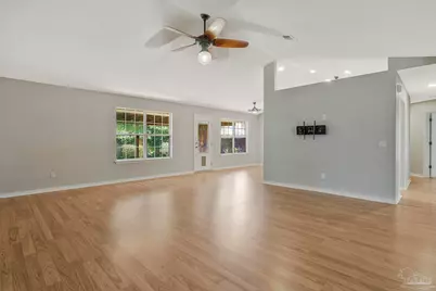 1028 Great Oaks Dr, Gulf Breeze, FL 32563 - Photo 11