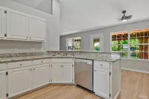 1028 Great Oaks Dr, Gulf Breeze, FL 32563 - Photo 19