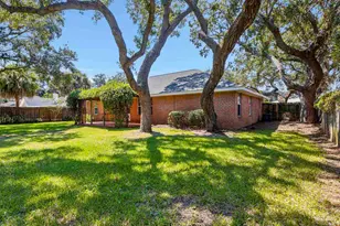 1028 Great Oaks Dr, Gulf Breeze, FL 32563 - Photo 47