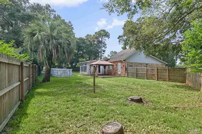 2143 Yardley Cir, Pensacola, FL 32505 - Photo 9
