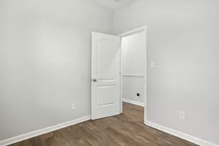 1100 W La Rua St, Pensacola, FL 32501 - Photo 13