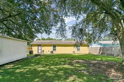 1482 S Fairfield Dr, Pensacola, FL 32507 - Photo 27