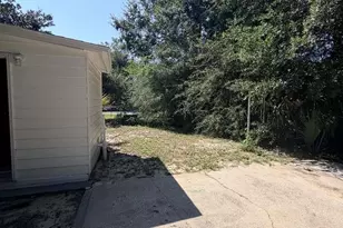 13 Lincoln Rd, Pensacola, FL 32507 - Photo 15
