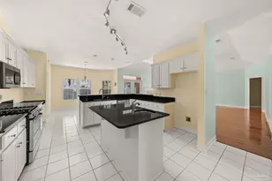 1017 Bushwood Dr, Cantonment, FL 32533 - Photo 15