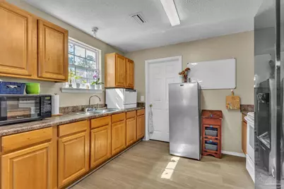 8838 Mary Fleming Dr, Pensacola, FL 32507 - Photo 5