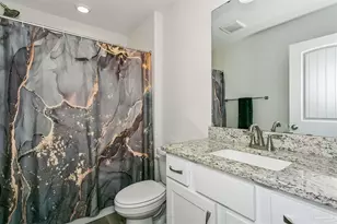 701 Boxwood Dr, Pensacola, FL 32503 - Photo 17