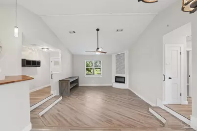 7474 Baywoods Ln, Pensacola, FL 32504 - Photo 9