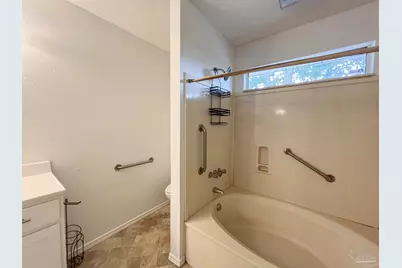 8101 Treetop Ln, Pensacola, FL 32514 - Photo 13