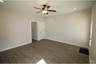 726 Giese Ln, Pensacola, FL 32506 - Photo 9