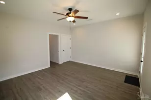 726 Giese Ln, Pensacola, FL 32506 - Photo 9