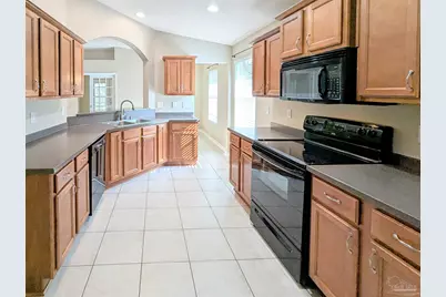 5963 Ashton Woods Cir, Milton, FL 32570 - Photo 9