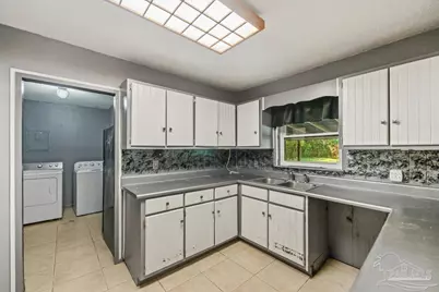 632 Powell St, Pensacola, FL 32534 - Photo 11