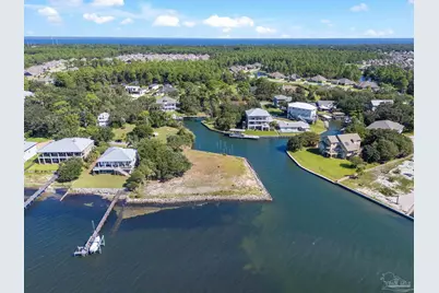 4574 Sabine Ct, Gulf Breeze, FL 32563 - Photo 11