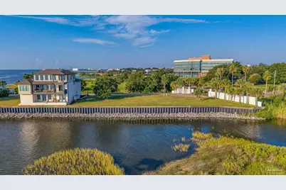 4 Wharf Ave, Pensacola, FL 32502 - Photo 9