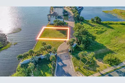 4 Wharf Ave, Pensacola, FL 32502 - Photo 1