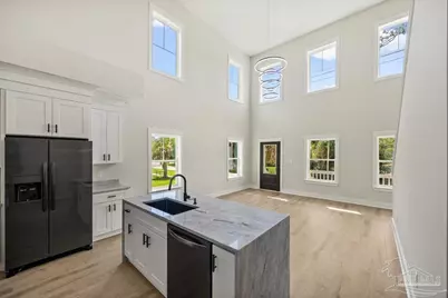 306 W Winthrop Ave, Pensacola, FL 32507 - Photo 9