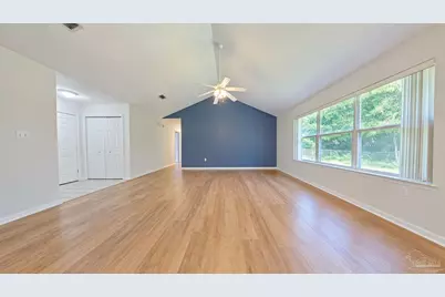 2056 Aurora Dr, Navarre, FL 32566 - Photo 5