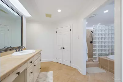 84 Chanteclaire Cir, Gulf Breeze, FL 32561 - Photo 51