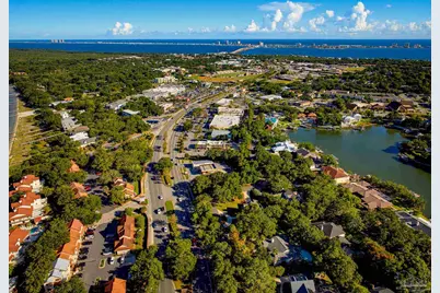 84 Chanteclaire Cir, Gulf Breeze, FL 32561 - Photo 7