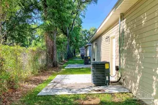 2425 E Johnson Ave, Pensacola, FL 32514 - Photo 11