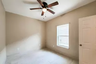 2425 E Johnson Ave, Pensacola, FL 32514 - Photo 9