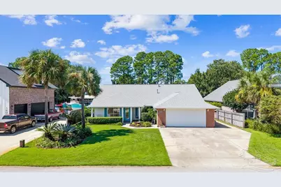 1613 Kalakaua Ct, Gulf Breeze, FL 32563 - Photo 1
