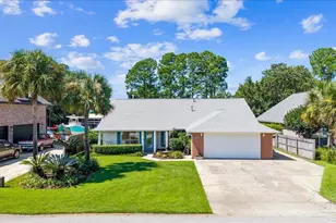 1613 Kalakaua Ct, Gulf Breeze, FL 32563 - Photo 1