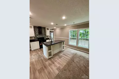 6923 Datura St, Milton, FL 32570 - Photo 5