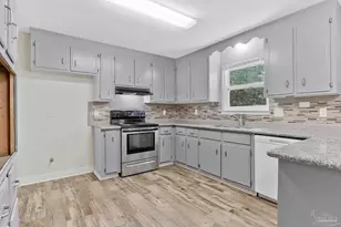 5409 Pond View Dr, Milton, FL 32570 - Photo 13