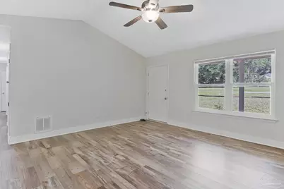 5409 Pond View Dr, Milton, FL 32570 - Photo 7