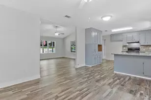 5409 Pond View Dr, Milton, FL 32570 - Photo 11