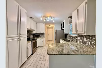 2460 Houston Cir, Gulf Breeze, FL 32563 - Photo 9