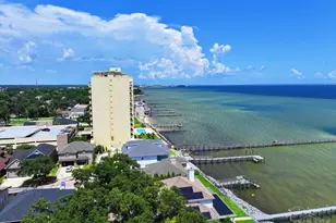 825 Bayshore Dr, Pensacola, FL 32507 - Photo 57