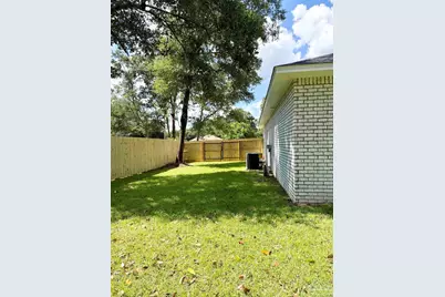 2014 Bainbridge Ave, Pensacola, FL 32507 - Photo 9